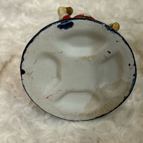 Festive Santa Claus Candle Holder - Picture 5 of 5